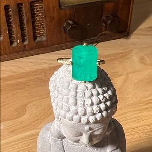 Elegant Green Stone Gold Ring